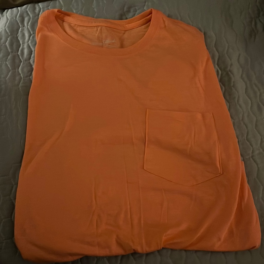 Universal Thread T-shirt